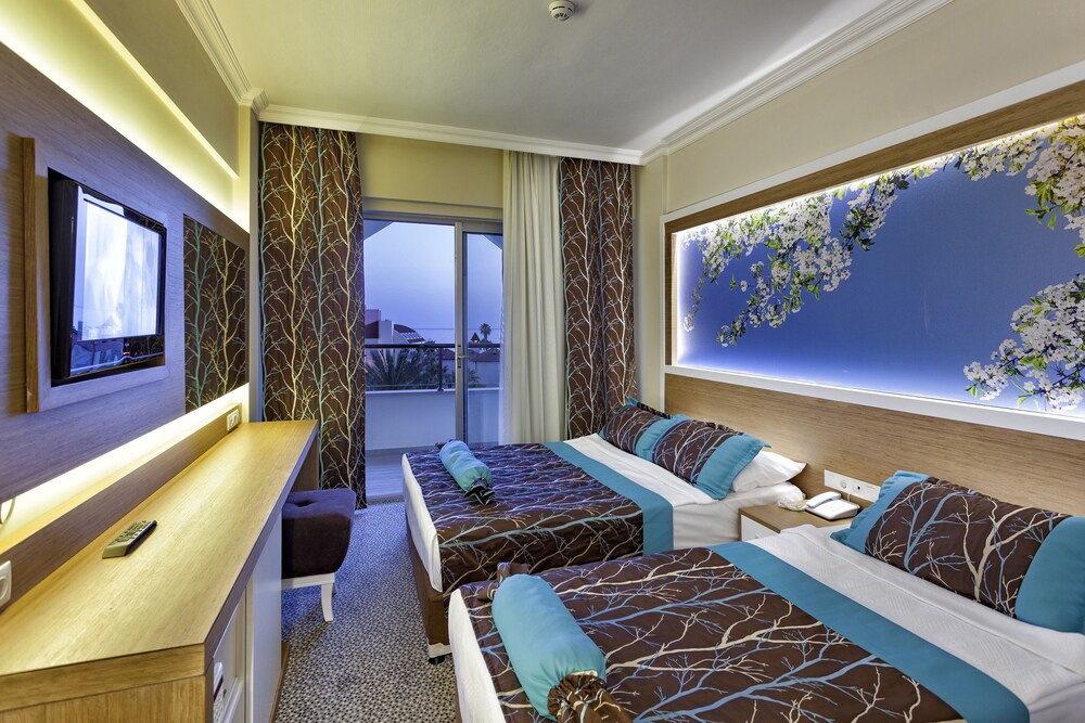 Saphir Hotel & Villas in Alanya, Turkey