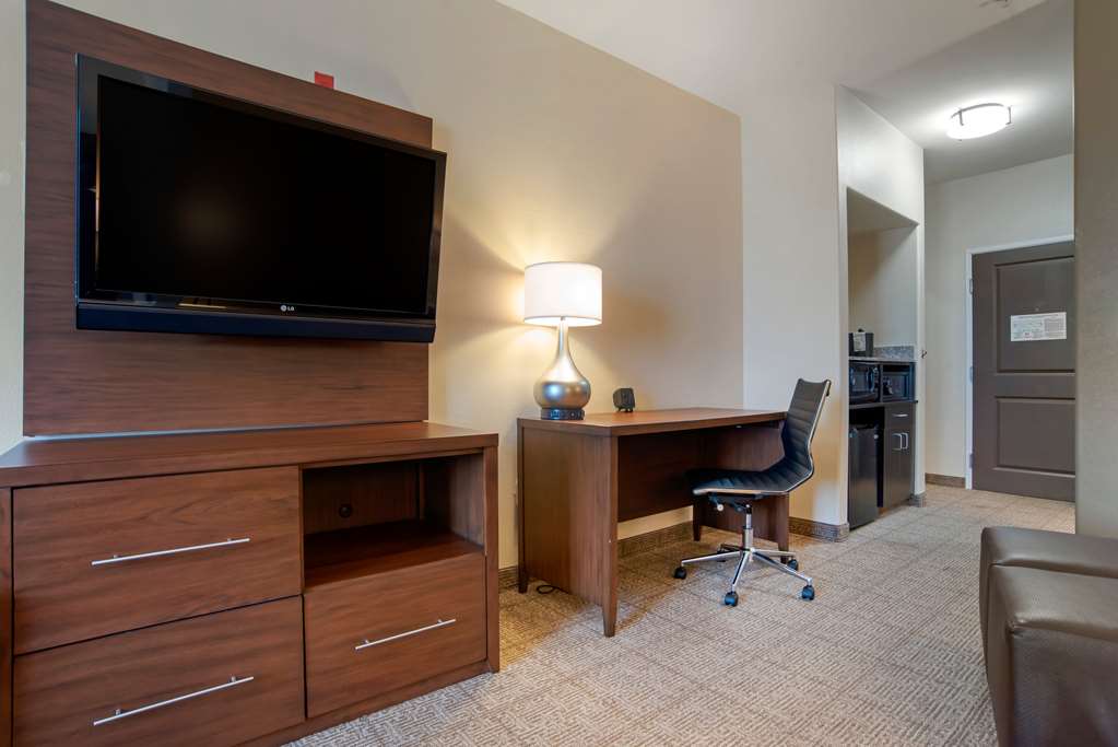 Comfort Suites Alexandria North - photo 10