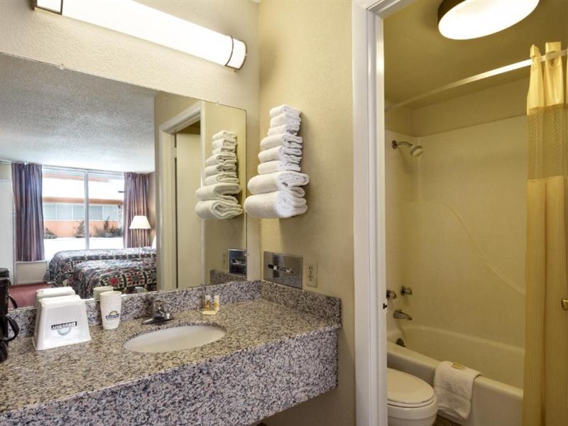 Days Inn by Wyndham White House - photo 8