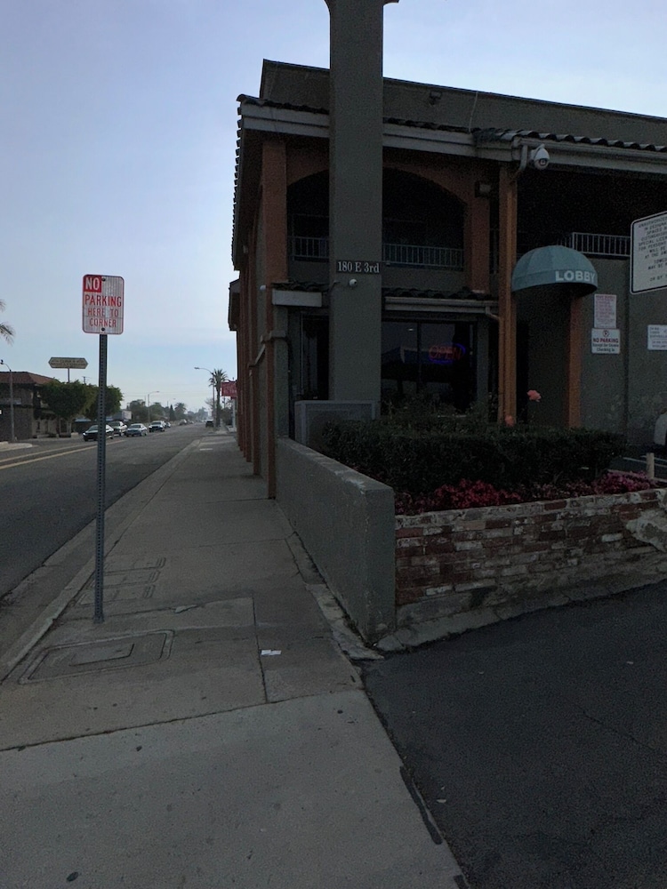 Americas Best Value Inn Corona - photo 44