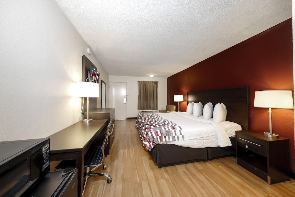 Red Roof Inn Atlanta Suwanee Mall of Georgia - photo 4