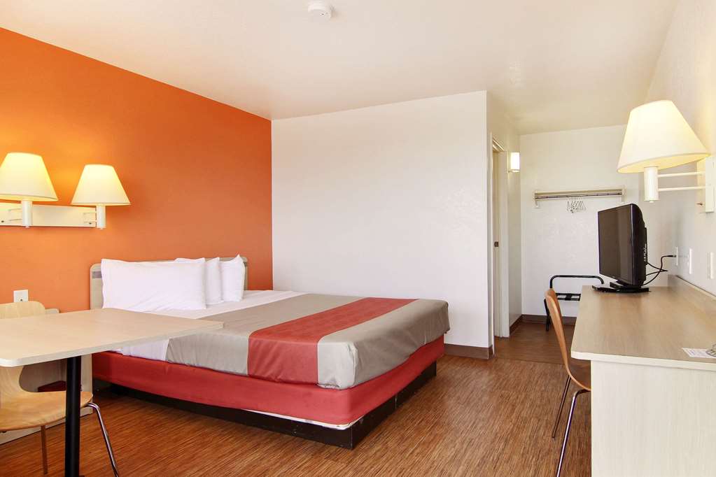 Motel 6 Fort Stockton TX - photo 9