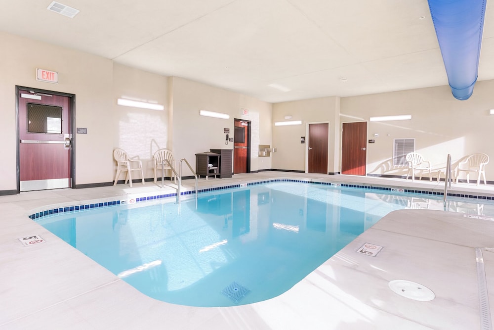 Cobblestone Hotel & Suites Lynden - photo 78