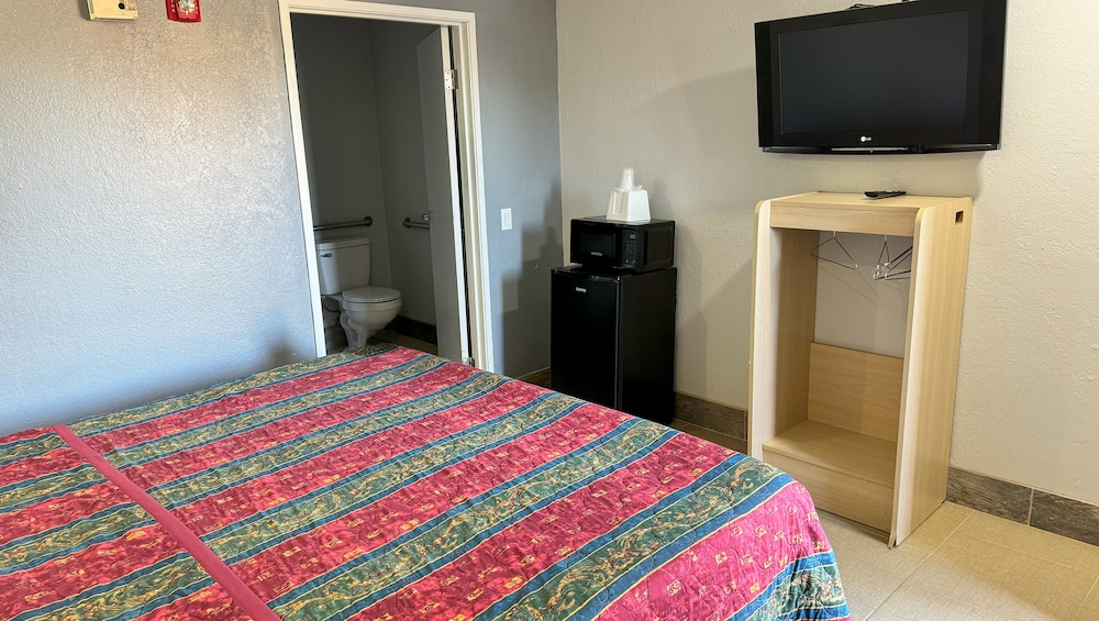 Xpress Inn & Extended Stays - photo 7