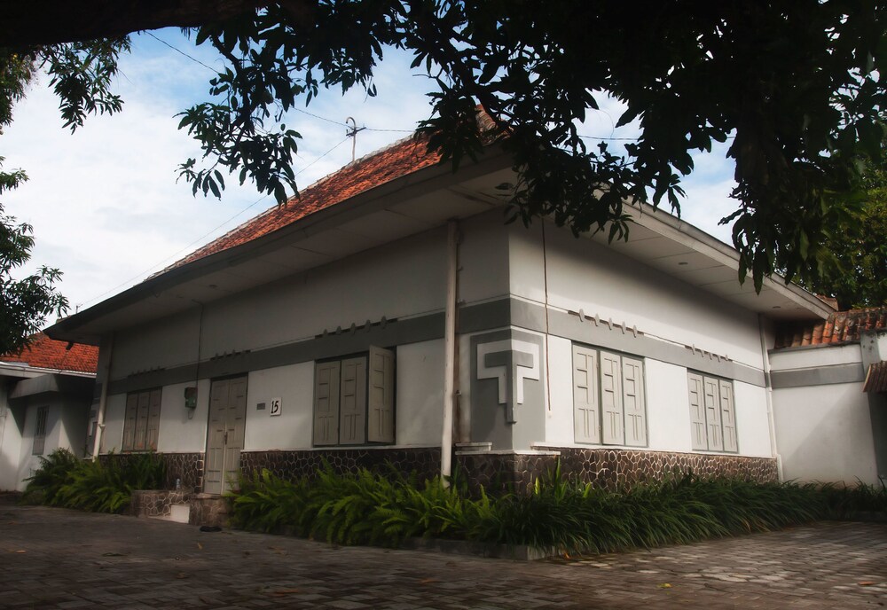 Ndalem Mantrigawen pet-friendly hotel Yogyakarta