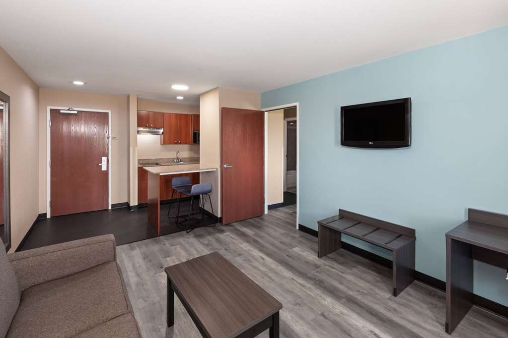 Super 8 by Wyndham Lubbock West - photo 25