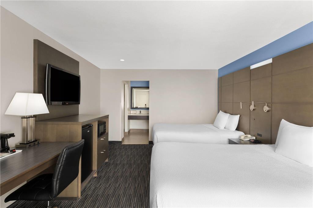 Travelodge Inn & Suites by Wyndham Anaheim on Disneyland Dr - photo 16