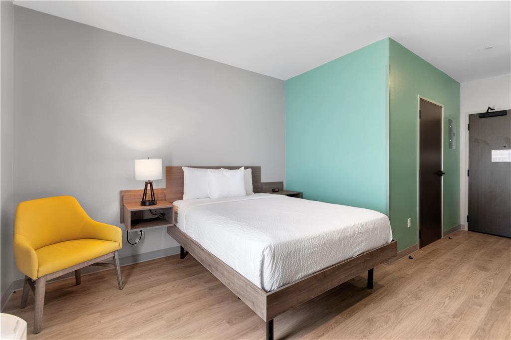 ECHO Suites Extended Stay by Wyndham Houston Katy West - photo 11