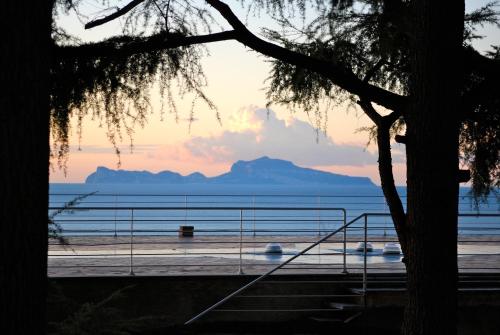 Apartmento Centrale Vista Capri — 4-Star Luxury Hotel in Naples, Italy