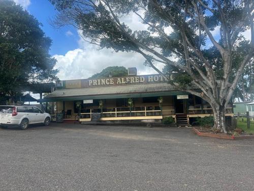 Gundy Pub & Caravan Park - carbon neutral hotel in Maryborough