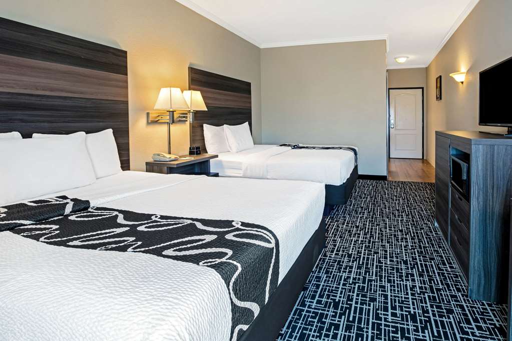 La Quinta Inn & Suites by Wyndham Garland Harbor Point - photo 24