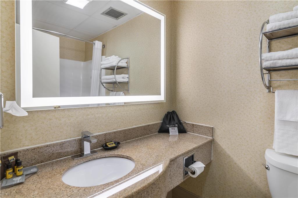 Best Western Plus Keene Hotel - photo 52
