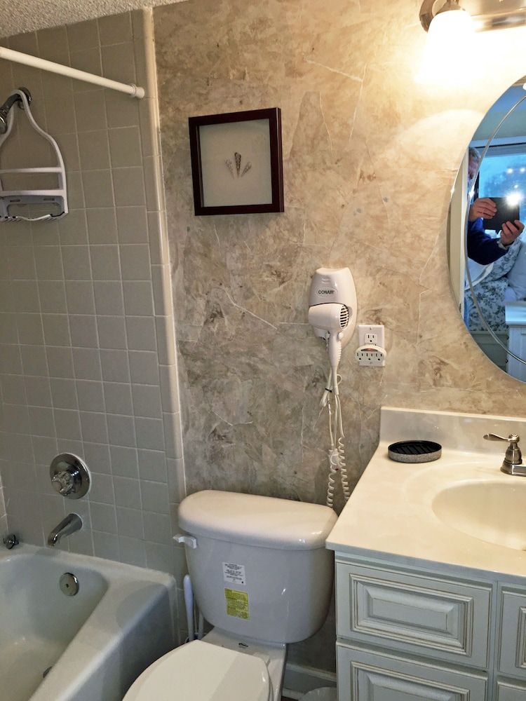 Holiday Towers 206 3 Br condo by RedAwning - photo 27