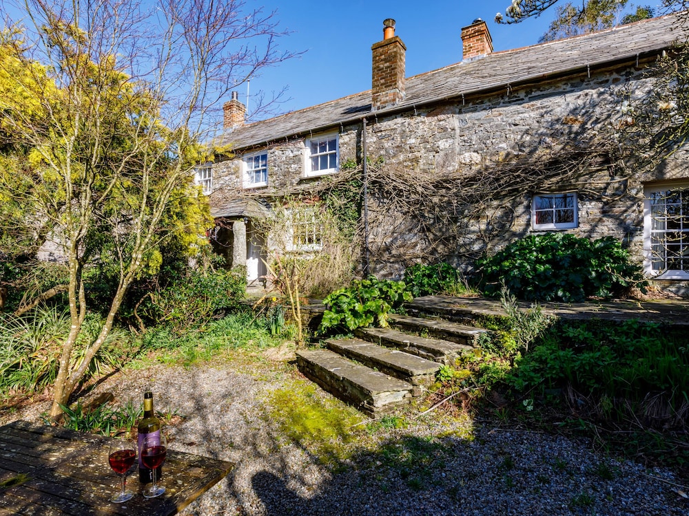 Aaron's Cottage — 4-Star Luxury Hotel in Bodmin, United Kingdom