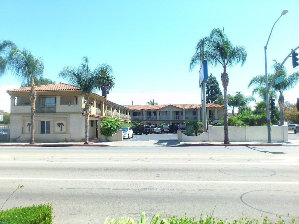 Santa Ana Travel Inn — Santa Ana