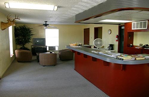Comfort Executive Inn - photo 8