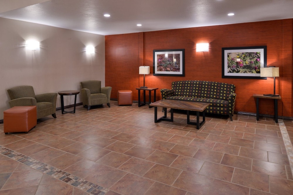 Holiday Inn Express Hotel & Suites Kingman by IHG - photo 41