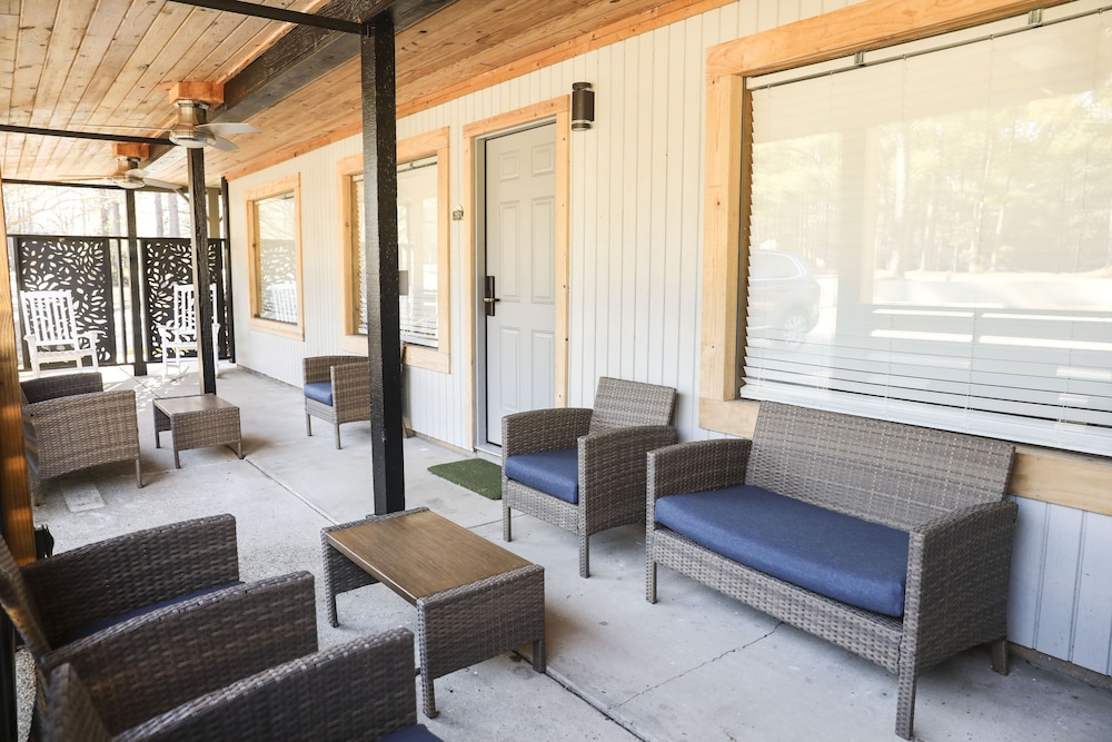 Rayburn Country Resort in Jasper, United States