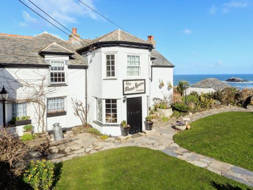 Manor House — 4-Star Luxury Hotel in Newquay, United Kingdom