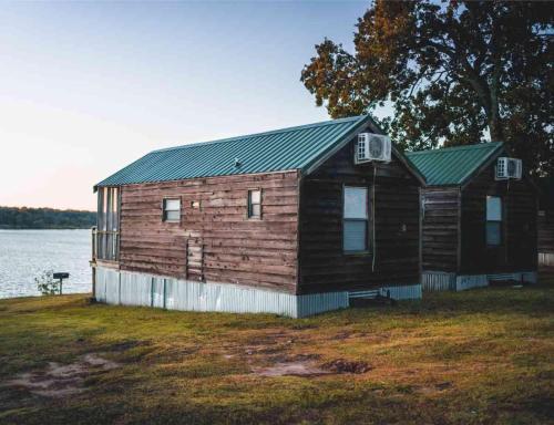 Lakefront Cedar Cabin 8 18278460 — Mead