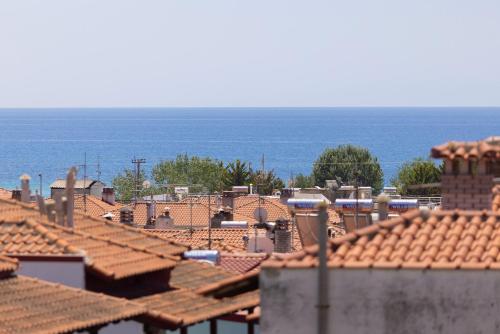 Roula's Residence — 4-Star Luxury Hotel in Nea Flogita, Greece
