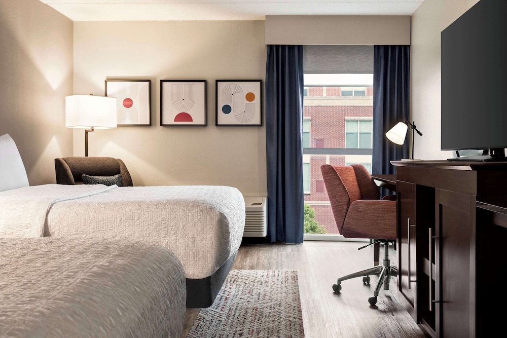 Hampton Inn Columbia Downtown Historic District - photo 12