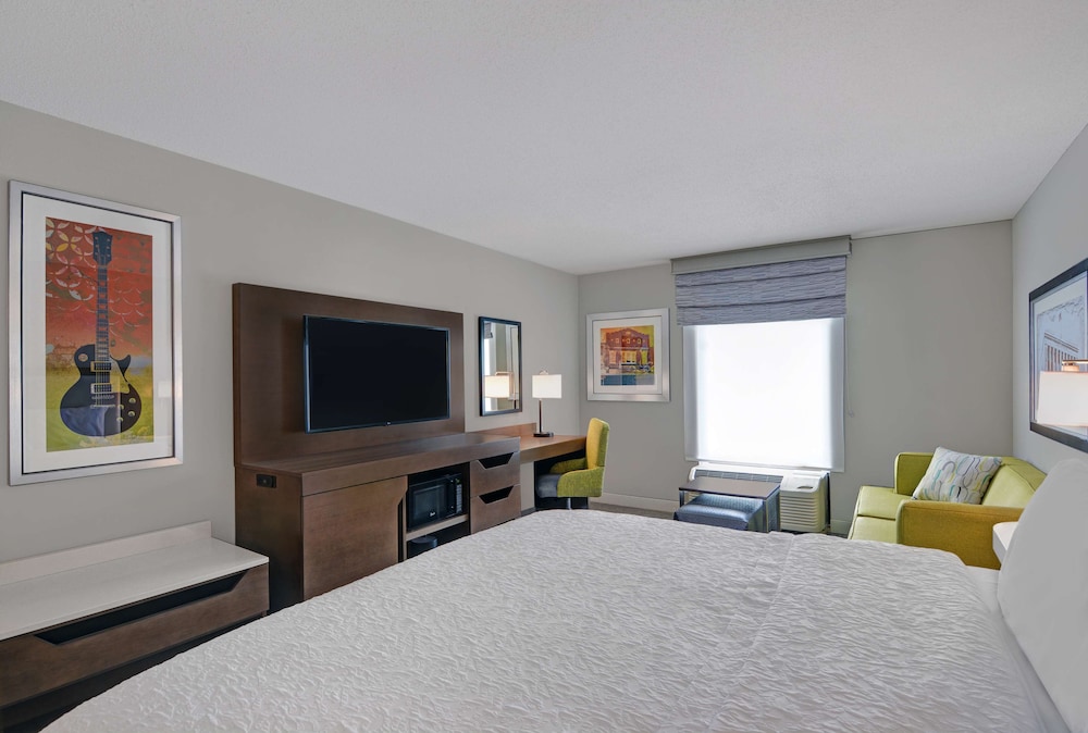Hampton Inn Gallatin - photo 16