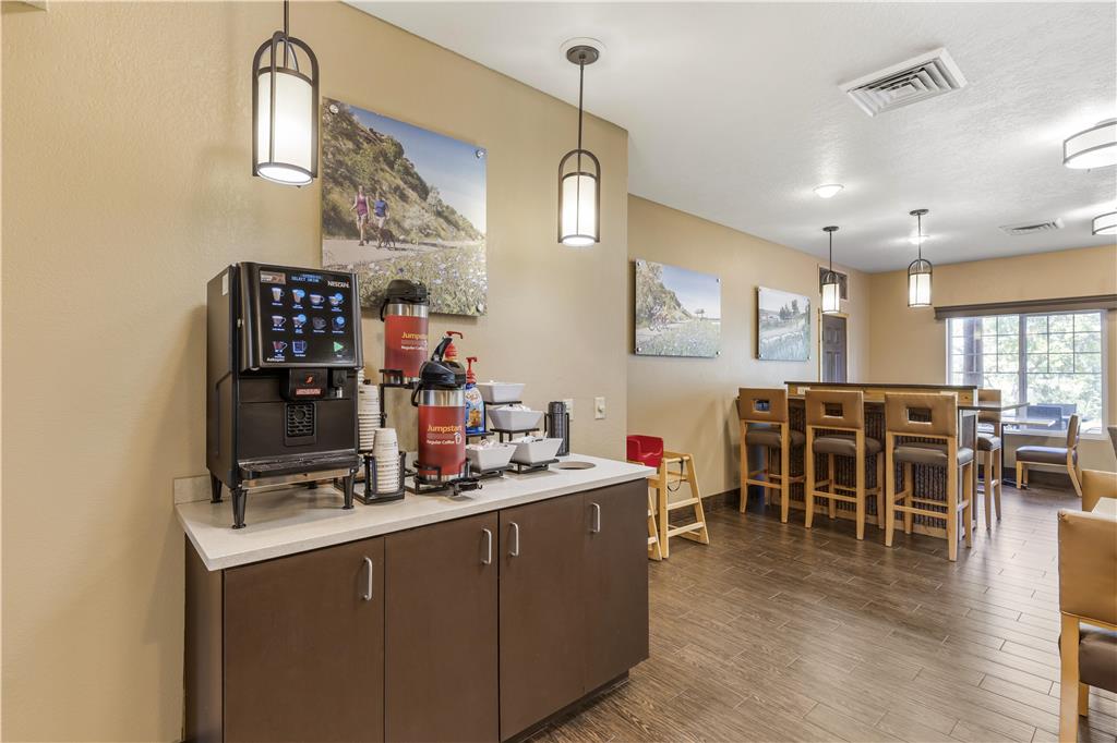 Best Western Plus Riverfront Hotel & Suites - photo 67