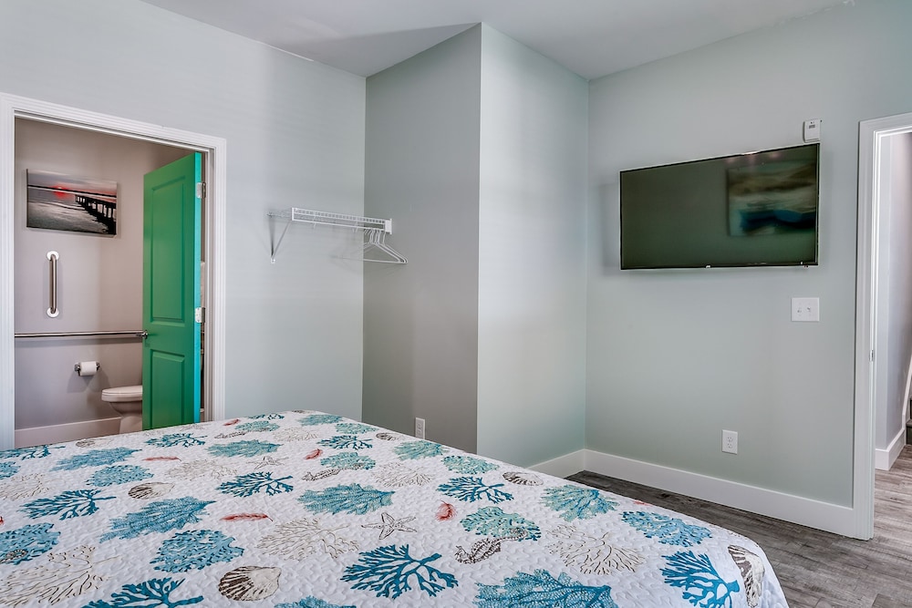 Together Resorts Cherry Grove Resort at 5405 B N Ocean Blvd - photo 26