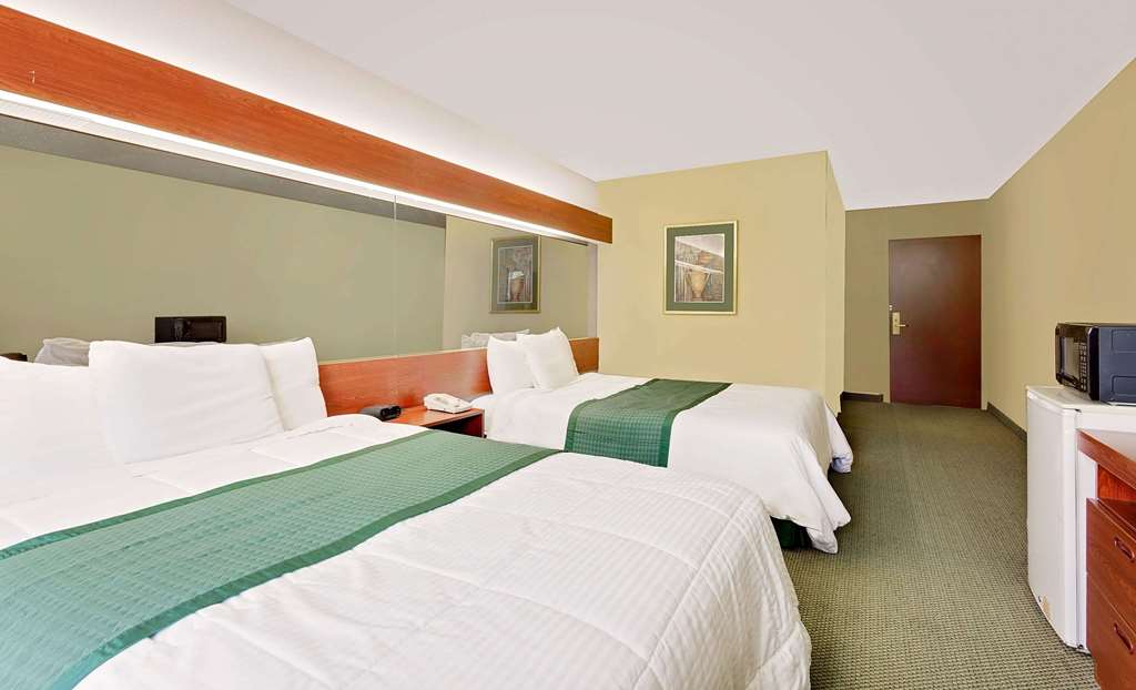 Microtel Inn & Suites by Wyndham Thomasville High Point Lexi - photo 16