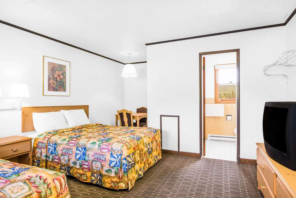 Knights Inn Pine Grove - photo 13