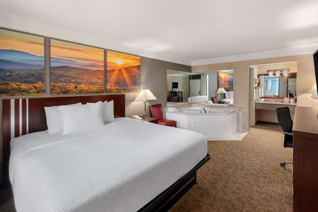 Days Inn by Wyndham Columbia Kentucky - photo 9