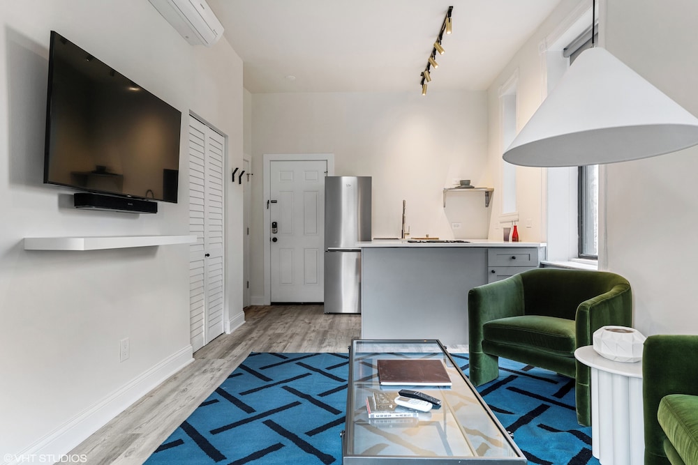 The Neighborhood Hotel Lincoln Park - photo 17