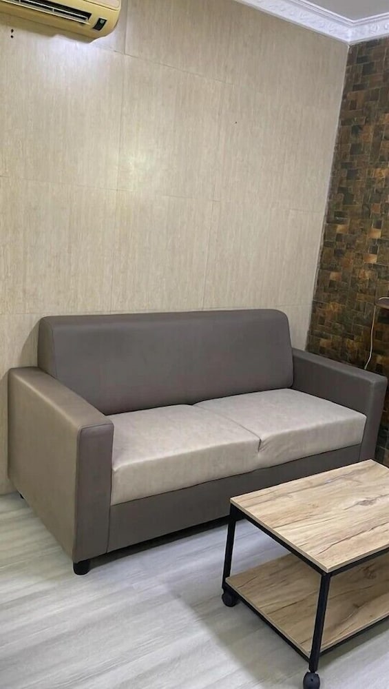 Coromandel Suites - carbon neutral hotel in Chennai