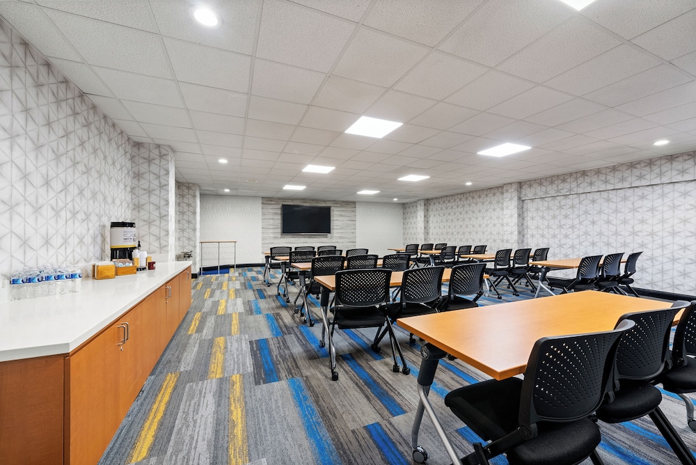 Hampton Inn Bordentown - photo 38