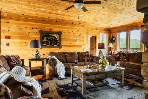 Smoky Mountain Lodge Free Tickets NO Catch — 4-Star Luxury Hotel in Sevierville, United States