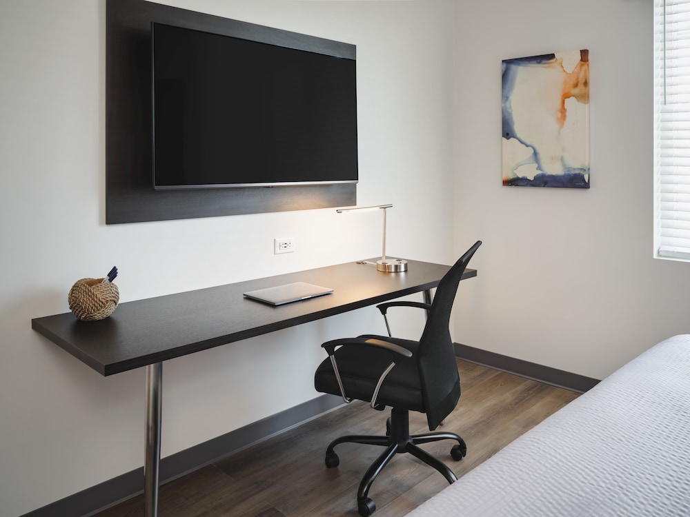 stayAPT Suites Cleveland - photo 4