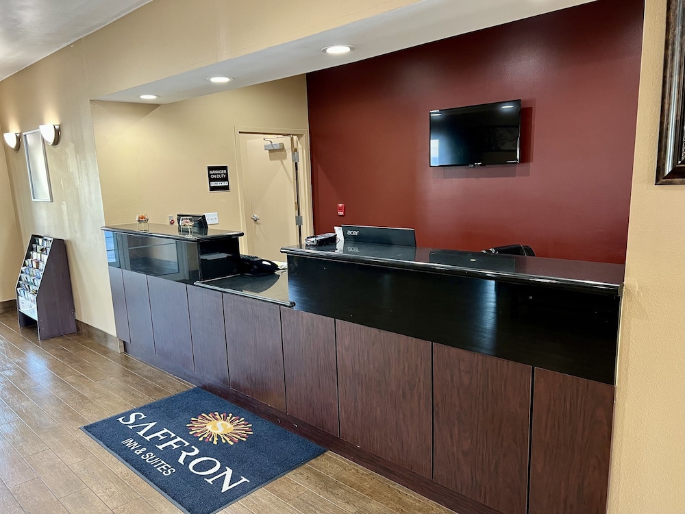 Saffron Inn & Suites - photo 3
