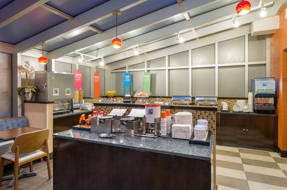 Hampton Inn Manhattan Times Square South - photo 29