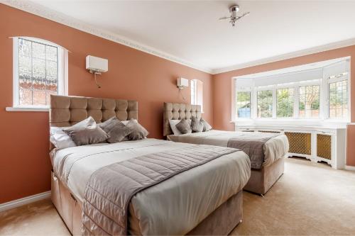 Traditional Family House Near Beach Great Garden — 4-Star Luxury Hotel in Bournemouth, United Kingdom