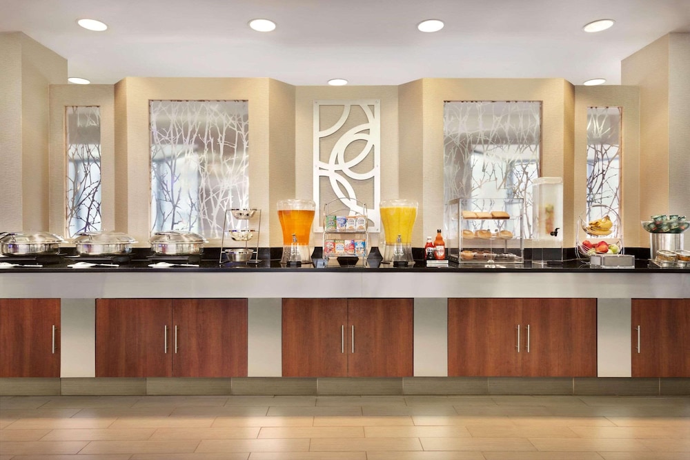 Radisson Hotel Akron Fairlawn - photo 17