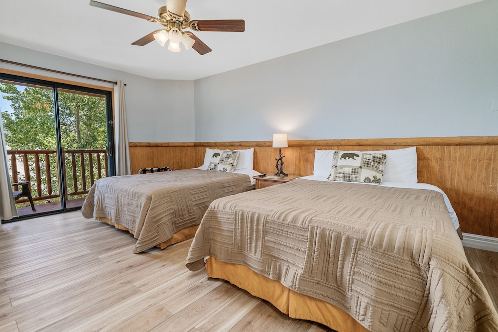 Big Bear Lakefront Lodge - photo 16