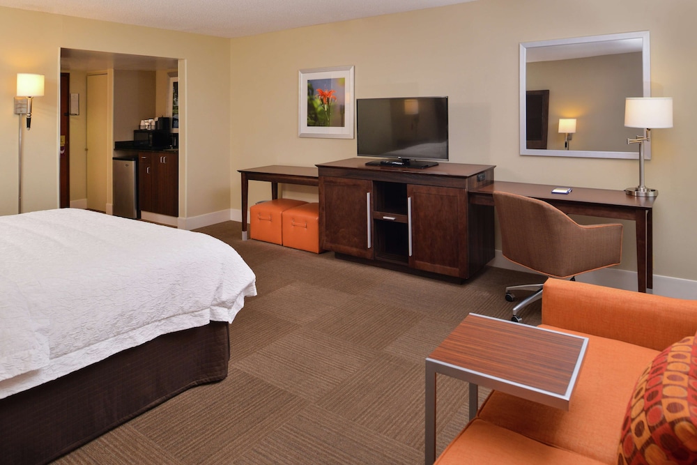 Hampton Inn South Hill - photo 34