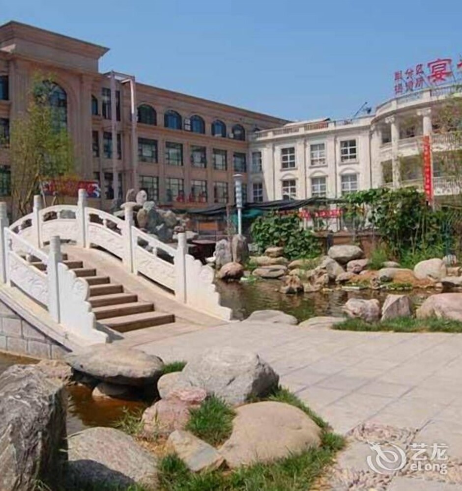 Triumph Palace Hotel in Liaocheng, People's Republic of China