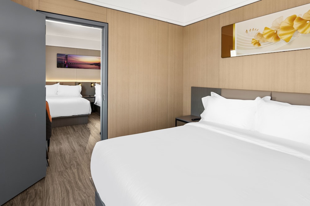 Ly New York Hotel - photo 8