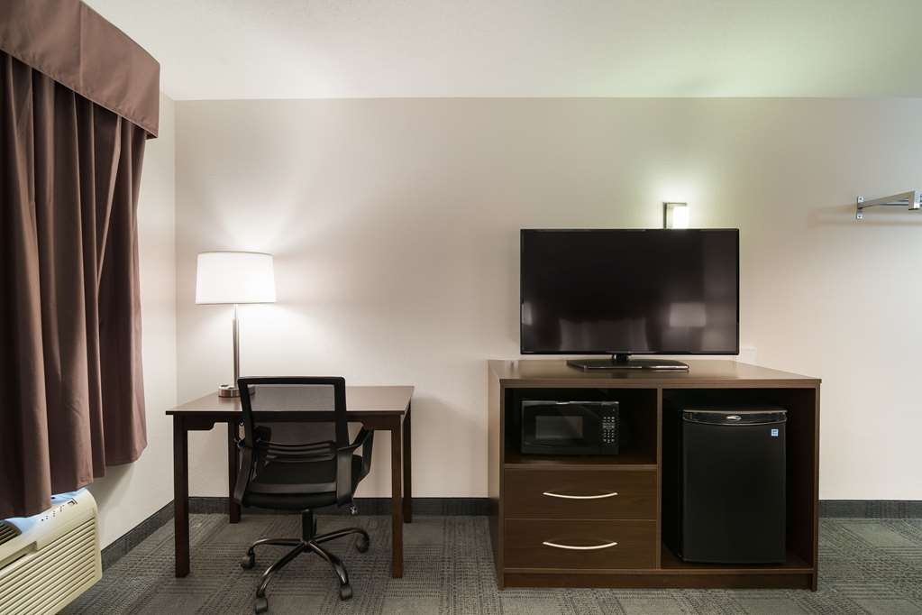 Econo Lodge Williston - photo 11