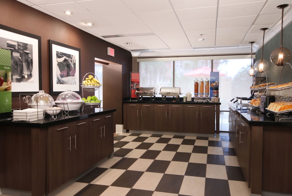 Hampton Inn Jacksonville Beach Oceanfront - photo 44