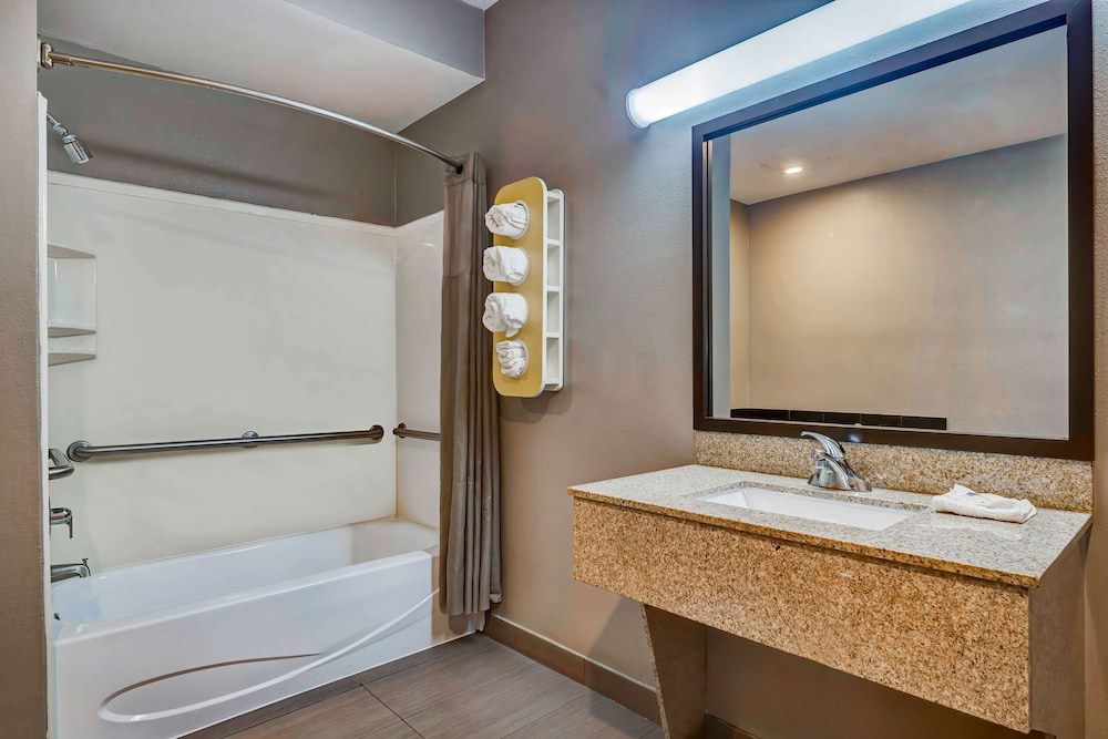 Motel 6 Mesquite TX Balch Springs - photo 11