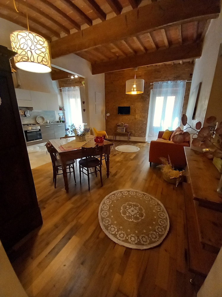 Casa Clery Tuscan Style Breakfast Included — 4-Star Luxury Hotel in Montelupo Fiorentino, Italy