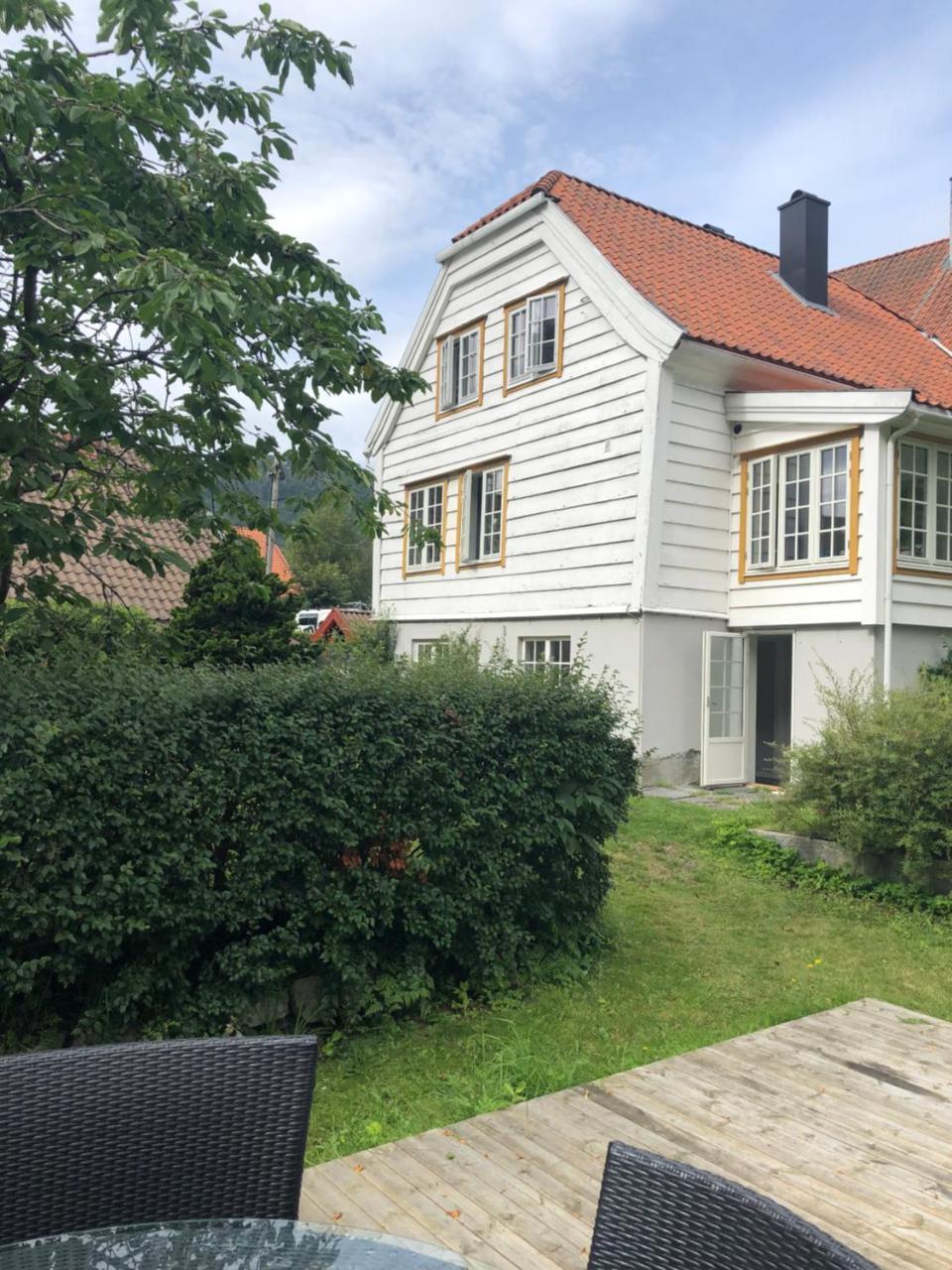 Stryn house by the river — 4-Star Luxury Hotel in Stryn, Norway